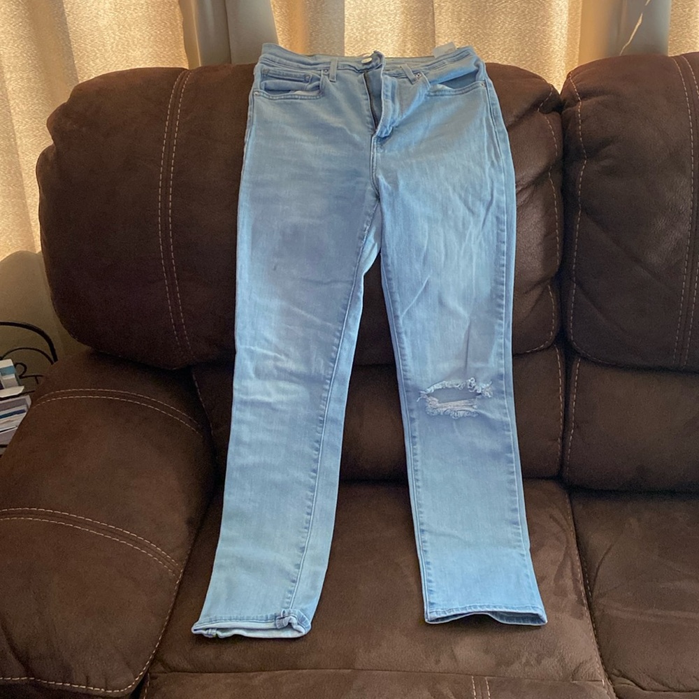 Levis 724 High Rise Straight Blue Denim Distressed Women’s Jeans